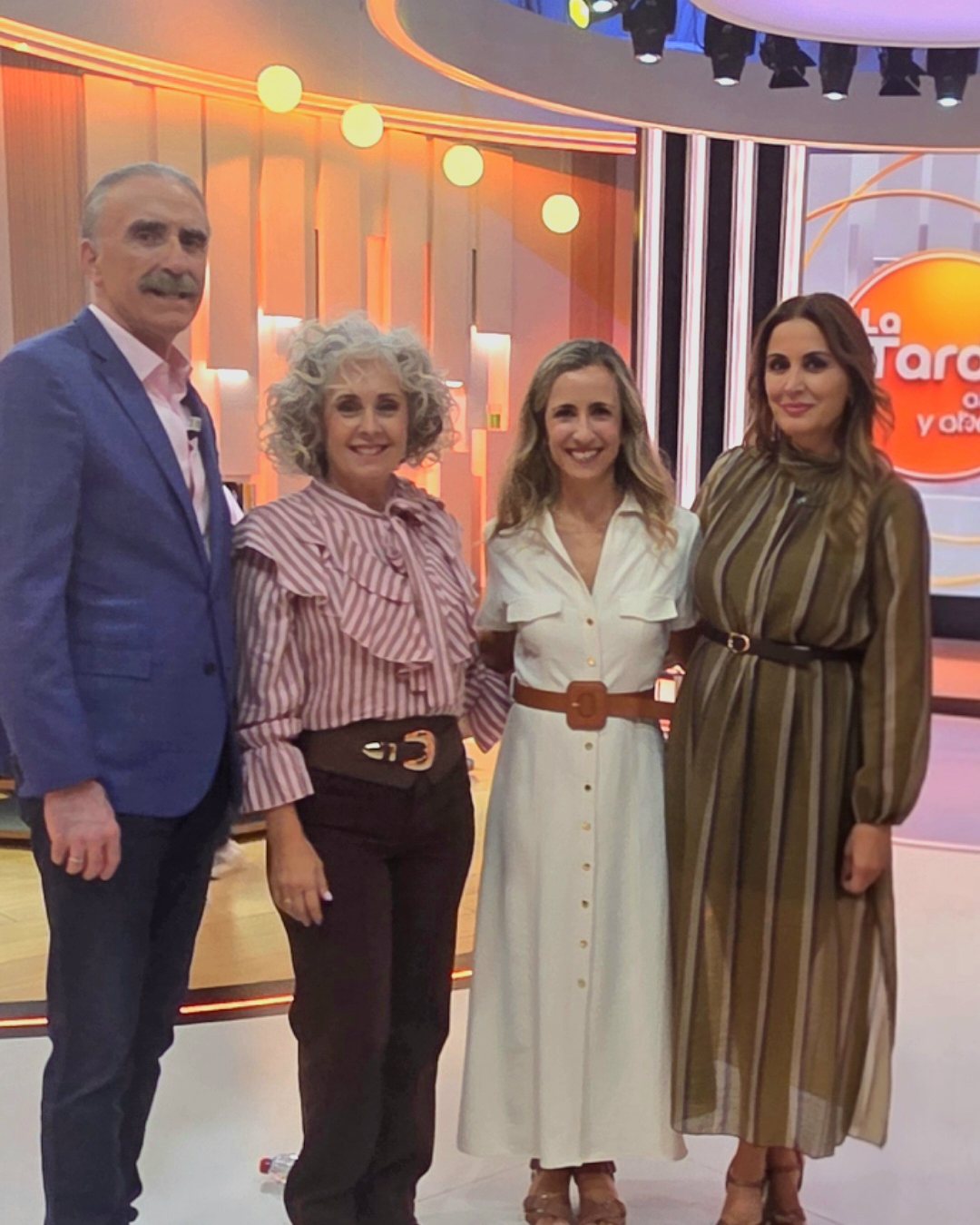 La Dra. de la Orden con Juan y Medio, Eva Ruiz y Ana María en el plató de La Tarde, aquí y ahora